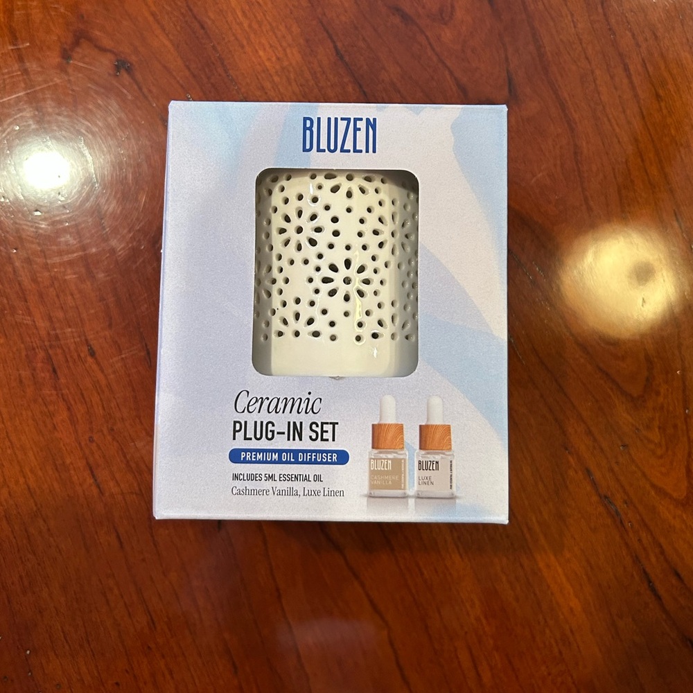 Bluzen Ceramic Plug-In Oil Diffuser